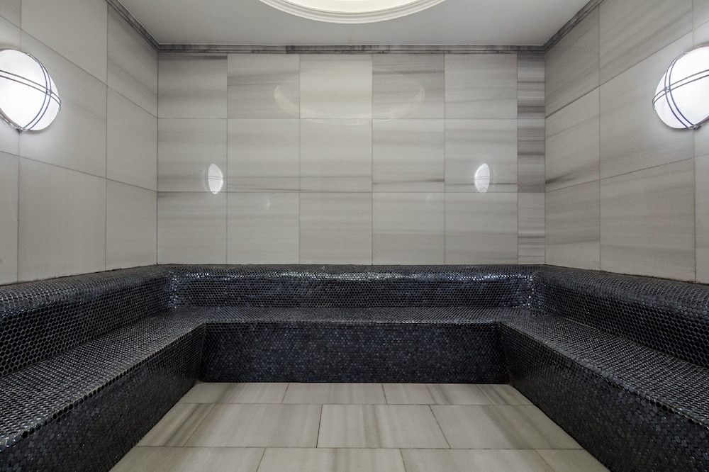 DoubleTree by Hilton Istanbul Topkapi — Spa in Istanbul, Istanbul