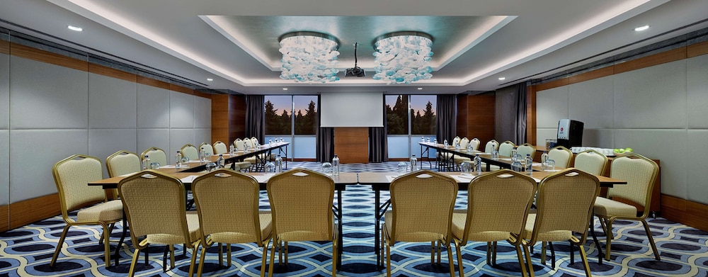 DoubleTree by Hilton Istanbul Topkapi — Hotel building in Istanbul, Istanbul