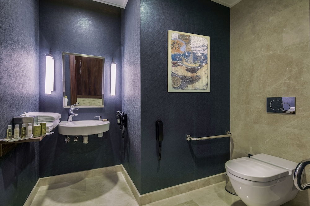 DoubleTree by Hilton Istanbul Topkapi — Hotel rooms in Istanbul, Istanbul