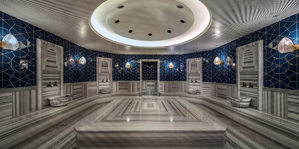 DoubleTree by Hilton Istanbul Topkapi — Spa in Istanbul, Istanbul