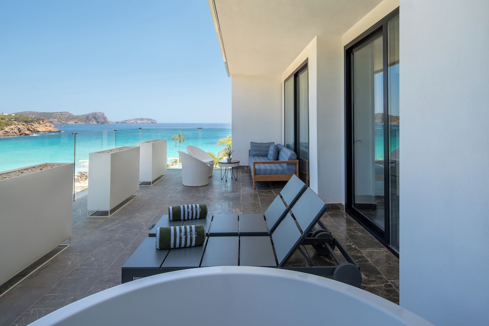 BLESS Ibiza Cala Nova - The Leading Hotels of the World — Hotel rooms in Santa Eulalia, Balearic Islands