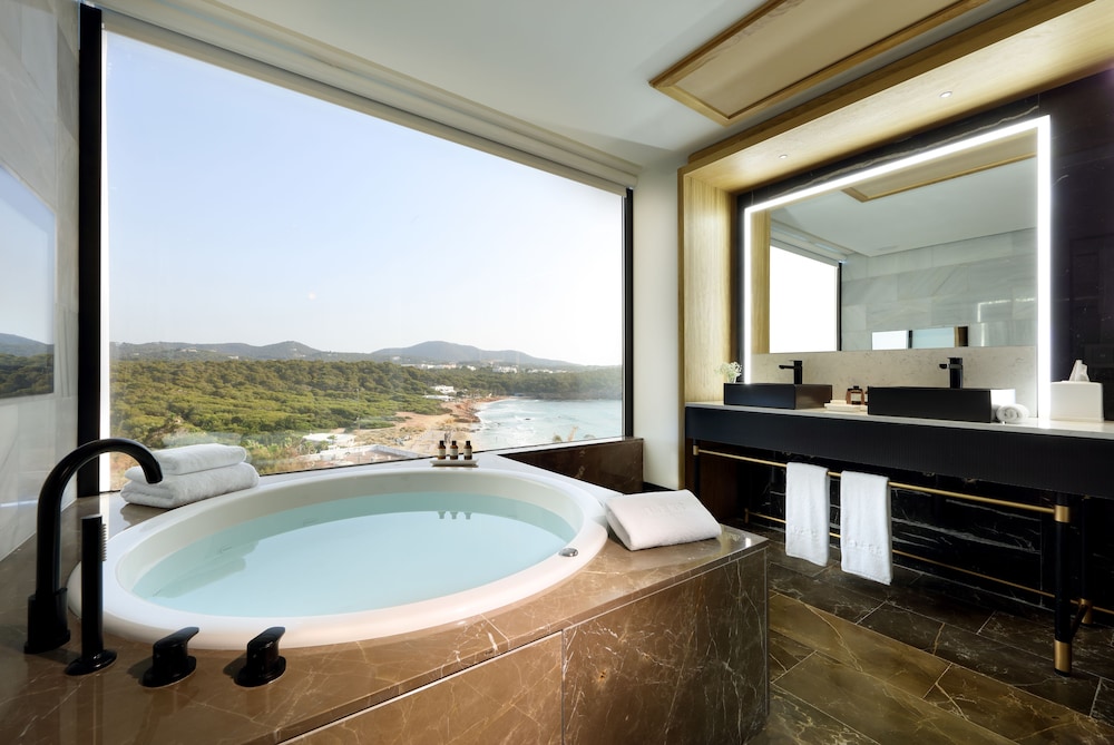 BLESS Ibiza Cala Nova - The Leading Hotels of the World — Hotel rooms in Santa Eulalia, Balearic Islands