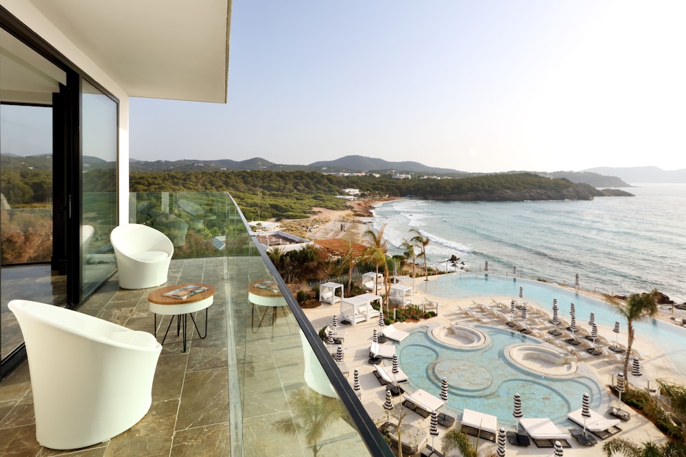 BLESS Ibiza Cala Nova - The Leading Hotels of the World — Swimming pool in Santa Eulalia, Balearic Islands