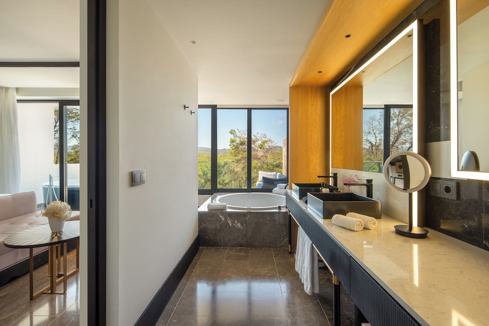 BLESS Ibiza Cala Nova - The Leading Hotels of the World — Hotel rooms in Santa Eulalia, Balearic Islands