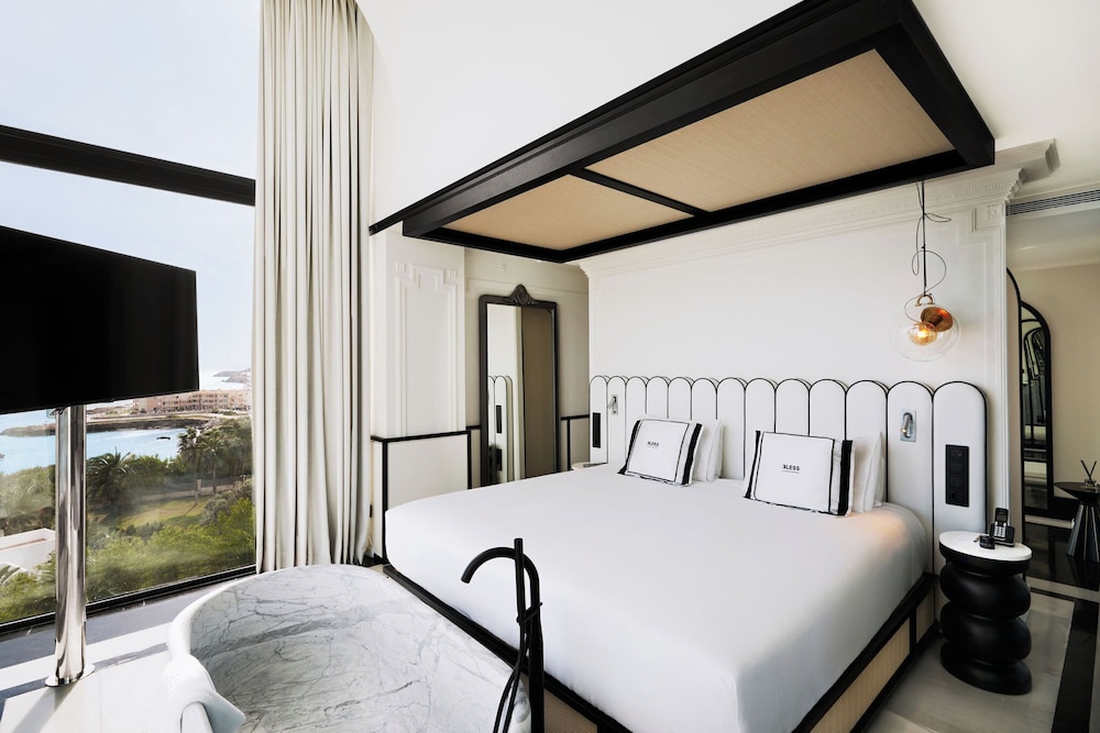 BLESS Ibiza Cala Nova - The Leading Hotels of the World — Hotel rooms in Santa Eulalia, Balearic Islands