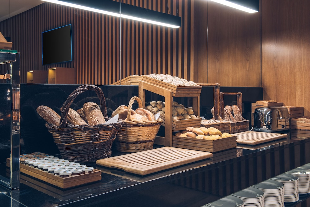 Iberostar Selection Lisboa — Restaurant & bars in Lisbon, Lisboa