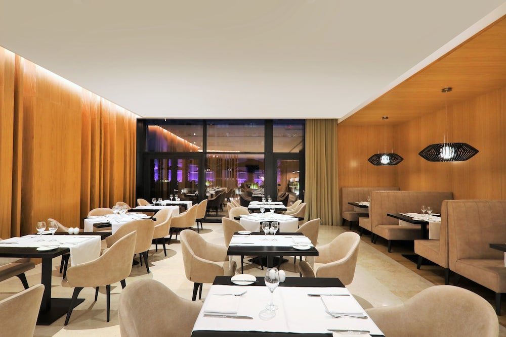 Iberostar Selection Lisboa — Restaurant & bars in Lisbon, Lisboa