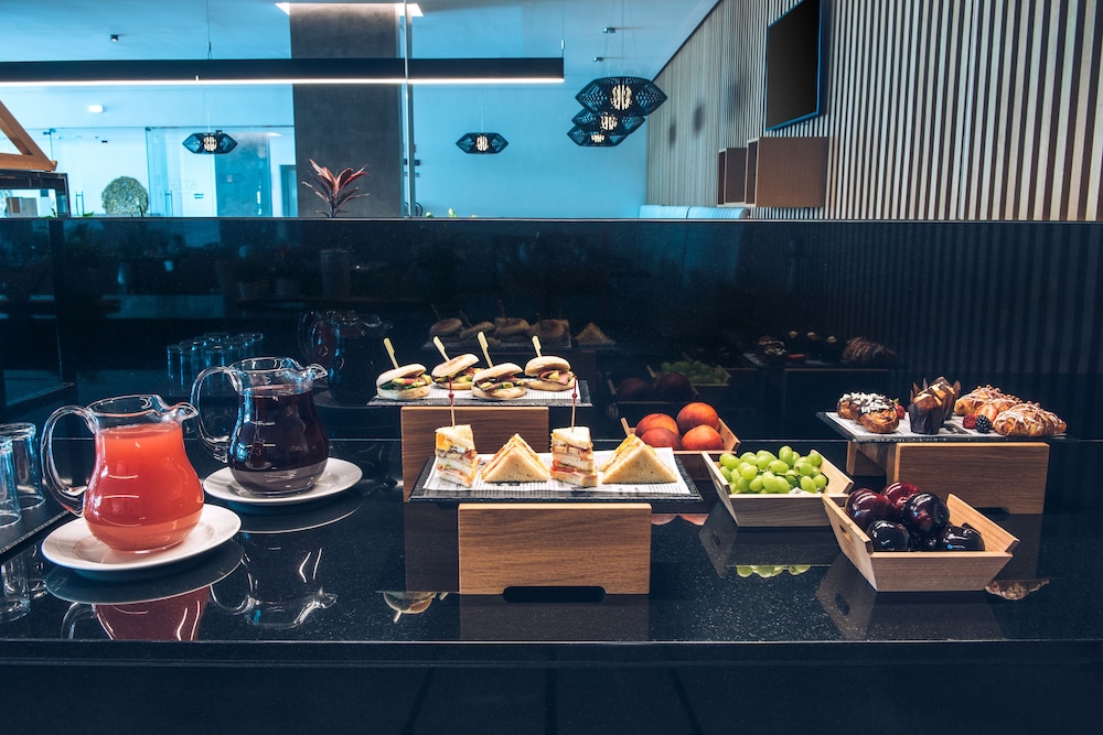 Iberostar Selection Lisboa — Restaurant & bars in Lisbon, Lisboa