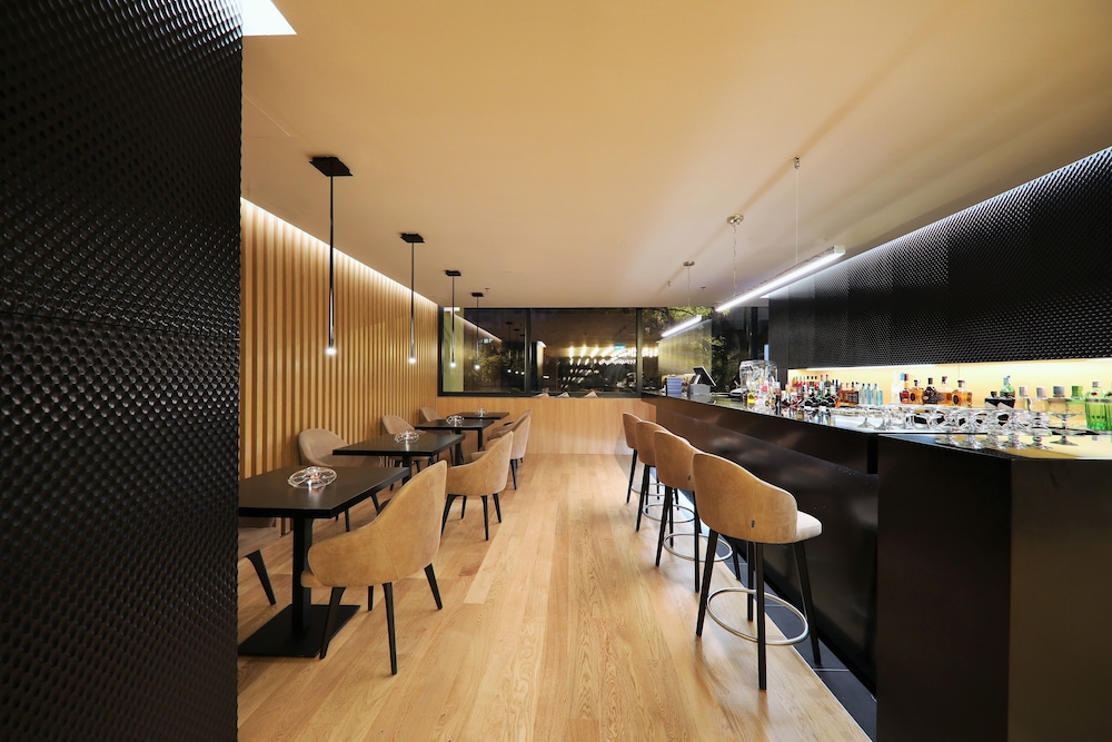 Iberostar Selection Lisboa — Restaurant & bars in Lisbon, Lisboa