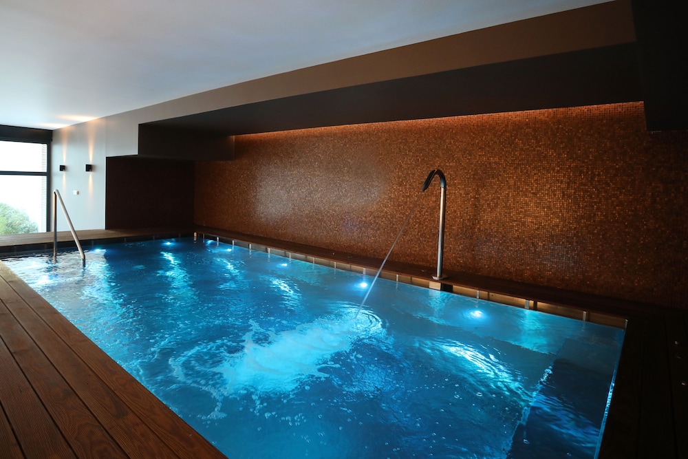Iberostar Selection Lisboa — Swimming pool in Lisbon, Lisboa