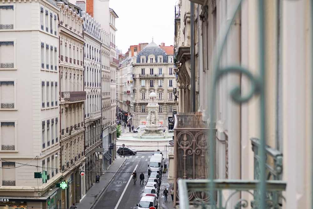 Globe et Cecil Hôtel - zdjęcie 3
