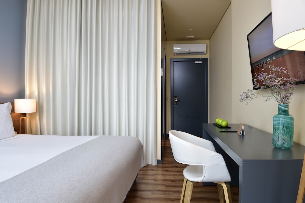 The Prime Energize Hotel & Spa — Hotel rooms in Monte Gordo, Faro