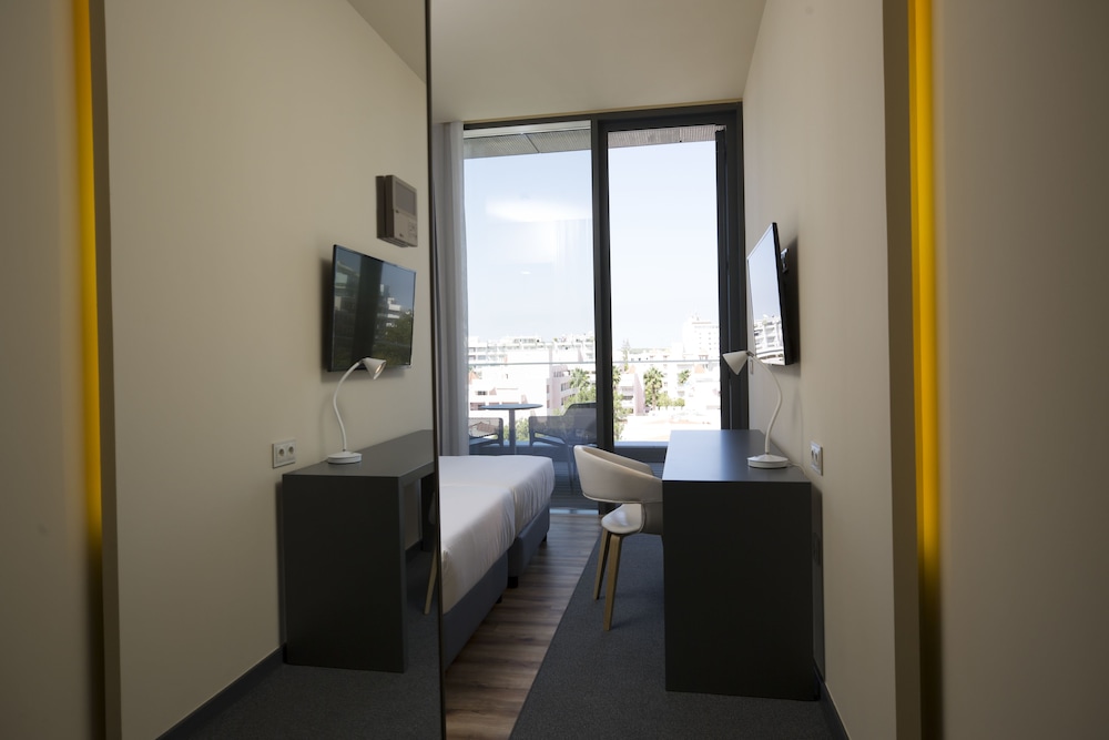 The Prime Energize Hotel & Spa — Hotel rooms in Monte Gordo, Faro