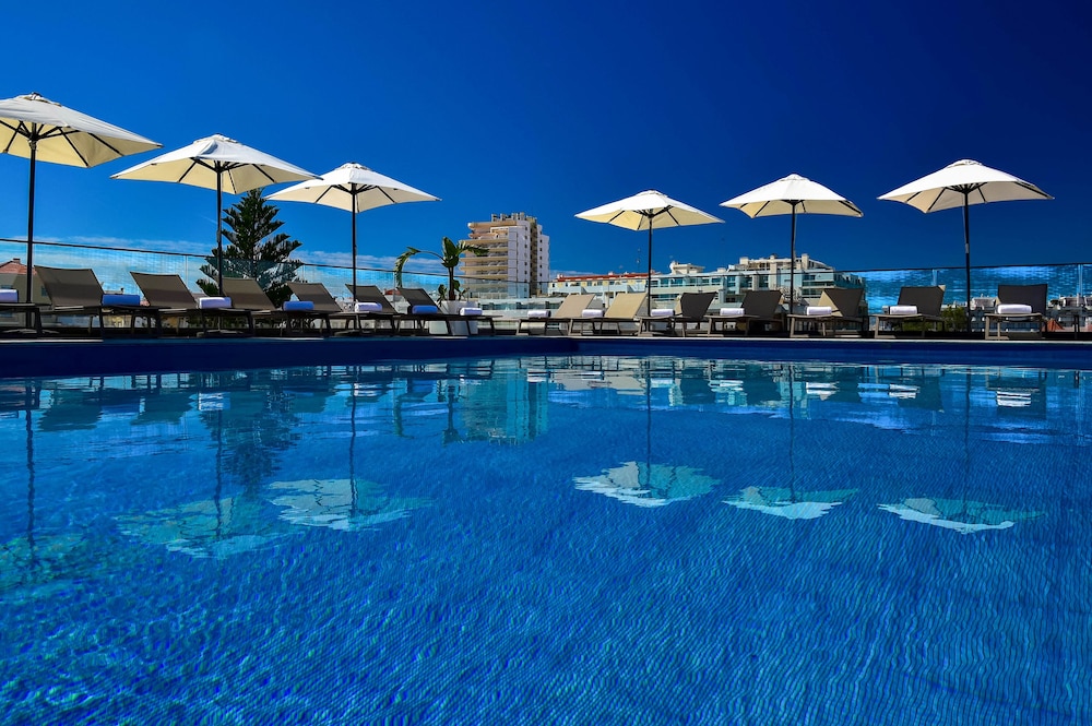 The Prime Energize Hotel & Spa — Swimming pool in Monte Gordo, Faro