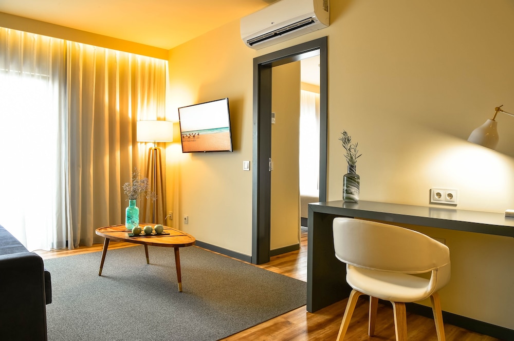 The Prime Energize Hotel & Spa — Hotel rooms in Monte Gordo, Faro