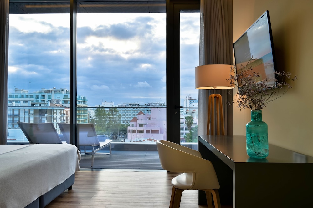 The Prime Energize Hotel & Spa — Hotel rooms in Monte Gordo, Faro
