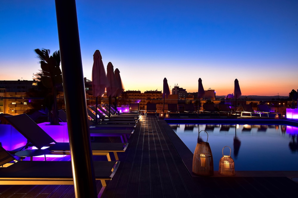 The Prime Energize Hotel & Spa — Swimming pool in Monte Gordo, Faro