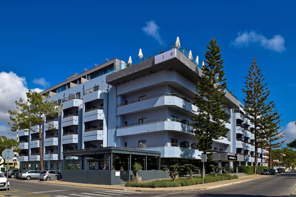The Prime Energize Hotel & Spa — Hotel building in Monte Gordo, Faro