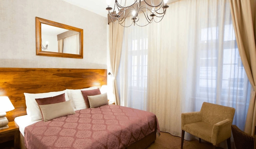 Hotel Residence Agnes — Hotel rooms in Prague, Prague
