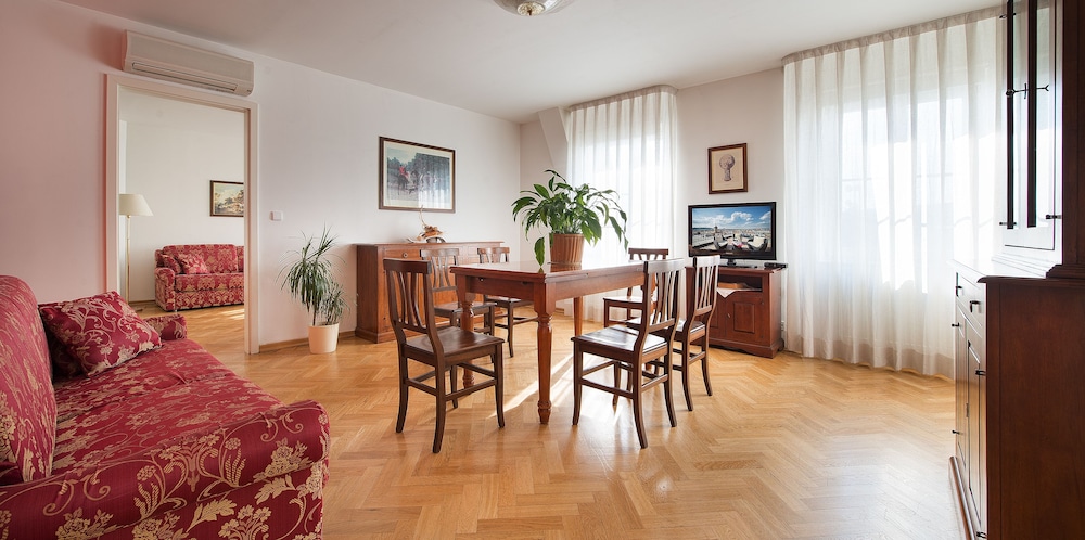 Hotel Suite Home Prague — Hotel rooms in Prague, Prague
