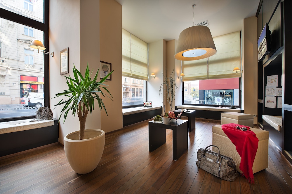 Hotel Suite Home Prague — Hotel building in Prague, Prague