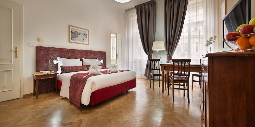 Hotel Suite Home Prague — Hotel rooms in Prague, Prague
