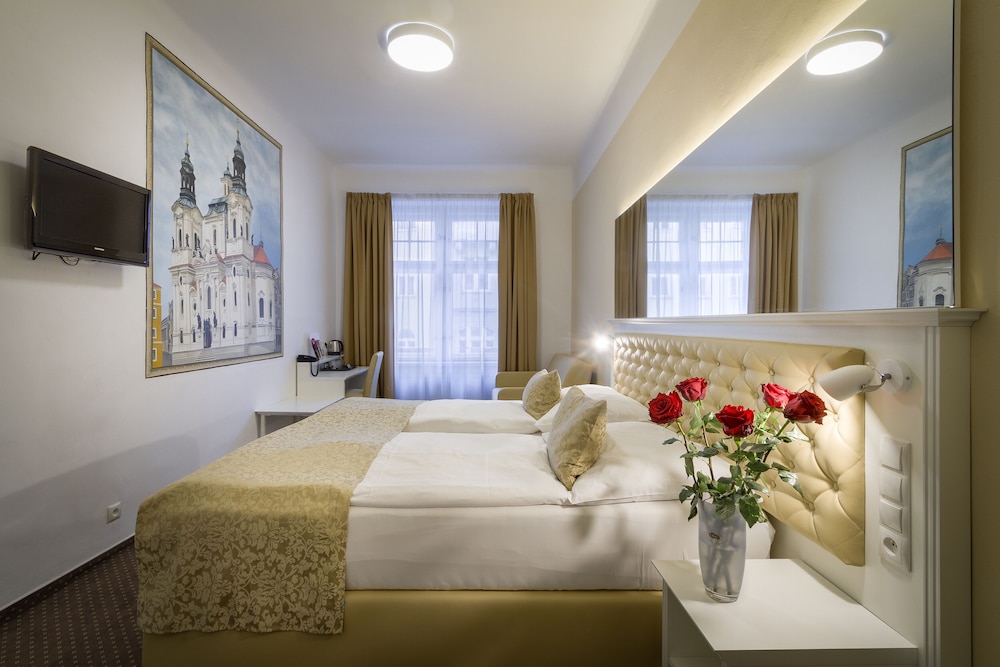 Hotel Taurus — Hotel rooms in Prague, Prague
