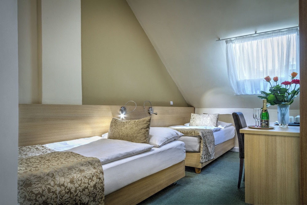 Hotel Taurus — Hotel rooms in Prague, Prague