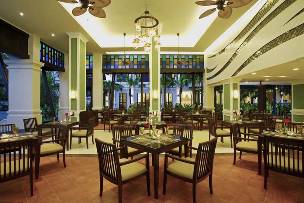Centara Anda Dhevi Resort and Spa Krabi — Restaurant & bars in Ao Nang, Krabi