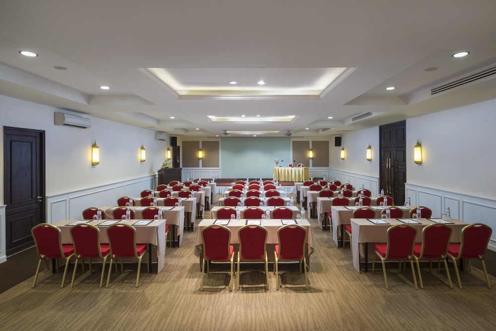 Centara Anda Dhevi Resort and Spa Krabi — Hotel building in Ao Nang, Krabi