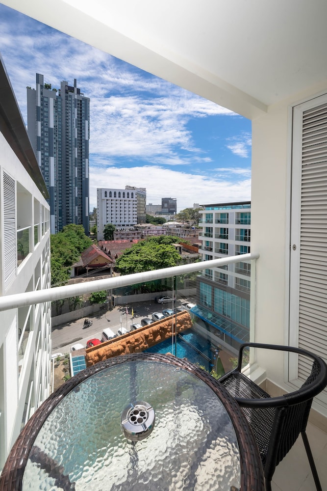 Centara Pattaya Hotel — Attractions in the area in Pattaya, Chonburi