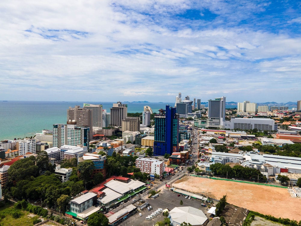 Centara Pattaya Hotel — Attractions in the area in Pattaya, Chonburi