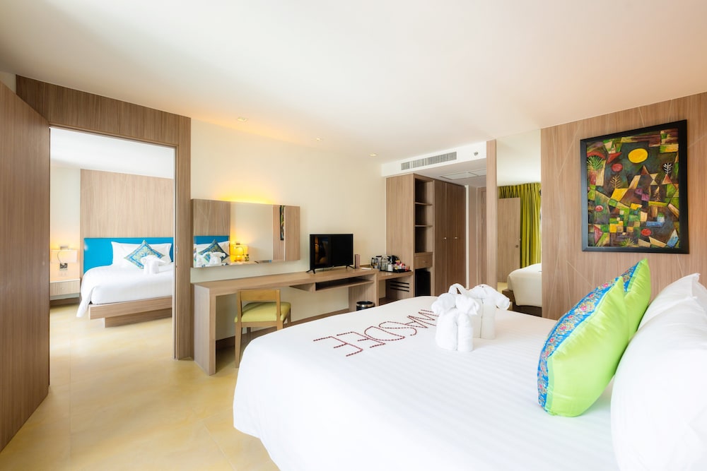 Centara Pattaya Hotel — Hotel rooms in Pattaya, Chonburi