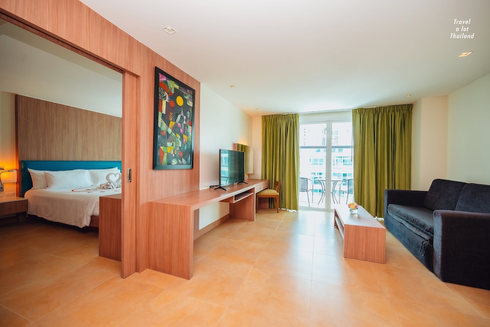 Centara Pattaya Hotel — Hotel rooms in Pattaya, Chonburi