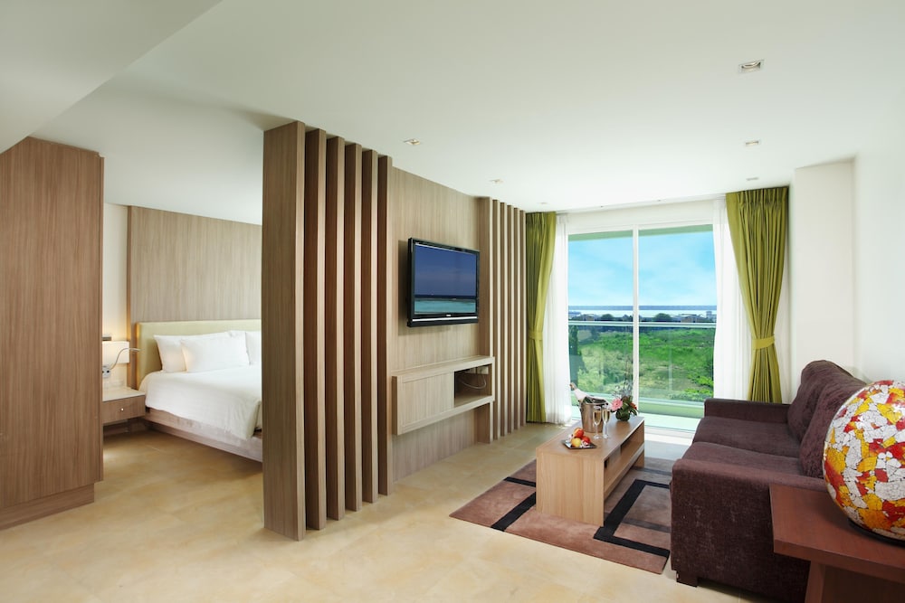 Centara Pattaya Hotel — Hotel rooms in Pattaya, Chonburi