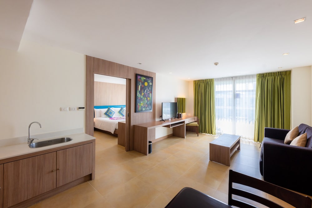 Centara Pattaya Hotel — Hotel rooms in Pattaya, Chonburi
