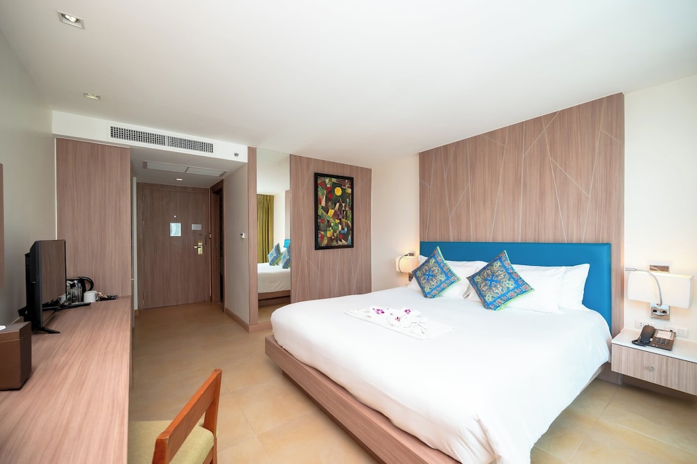 Centara Pattaya Hotel — Hotel rooms in Pattaya, Chonburi