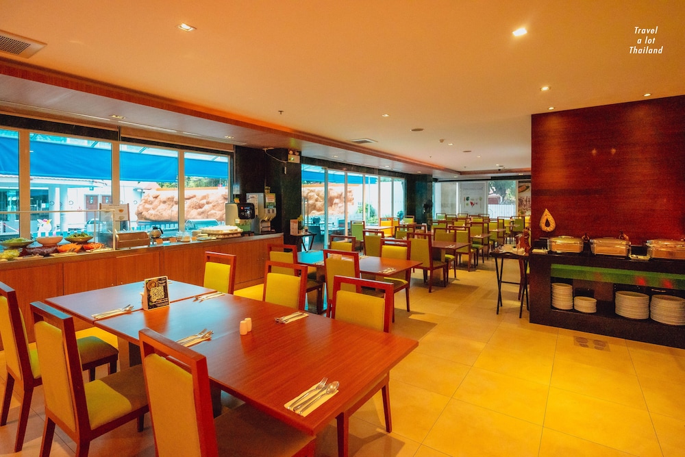 Centara Pattaya Hotel — Restaurant & bars in Pattaya, Chonburi