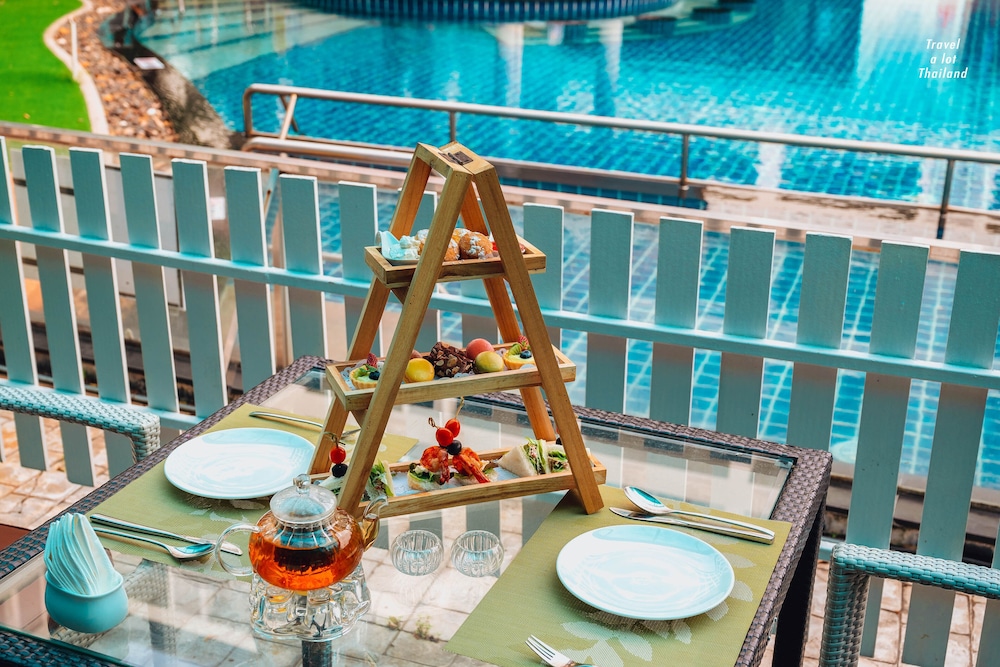 Centara Pattaya Hotel — Restaurant & bars in Pattaya, Chonburi
