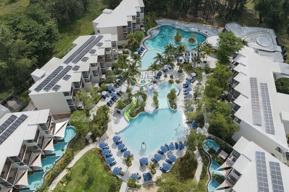 Le Méridien Phuket Mai Khao Beach Resort — Swimming pool in Mai Khao, Phuket Province