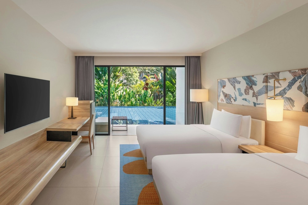Le Méridien Phuket Mai Khao Beach Resort — Hotel rooms in Mai Khao, Phuket Province