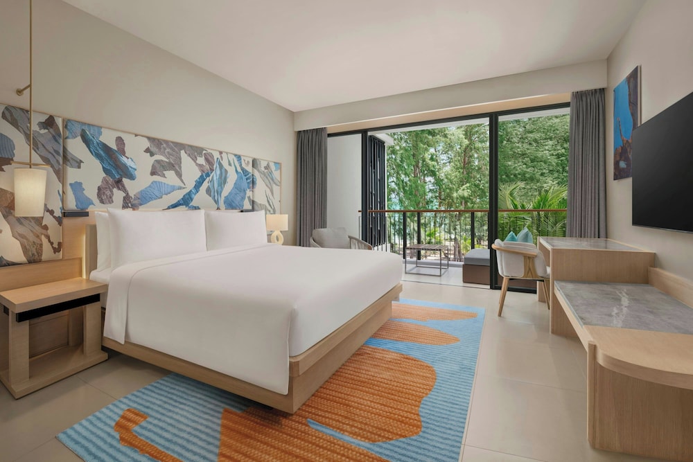Le Méridien Phuket Mai Khao Beach Resort — Hotel rooms in Mai Khao, Phuket Province