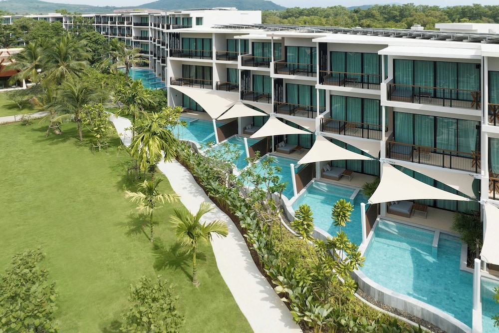 Le Méridien Phuket Mai Khao Beach Resort — Main photo in Mai Khao, Phuket Province