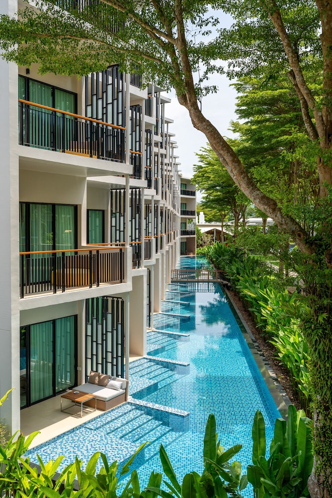 Le Méridien Phuket Mai Khao Beach Resort — Swimming pool in Mai Khao, Phuket Province