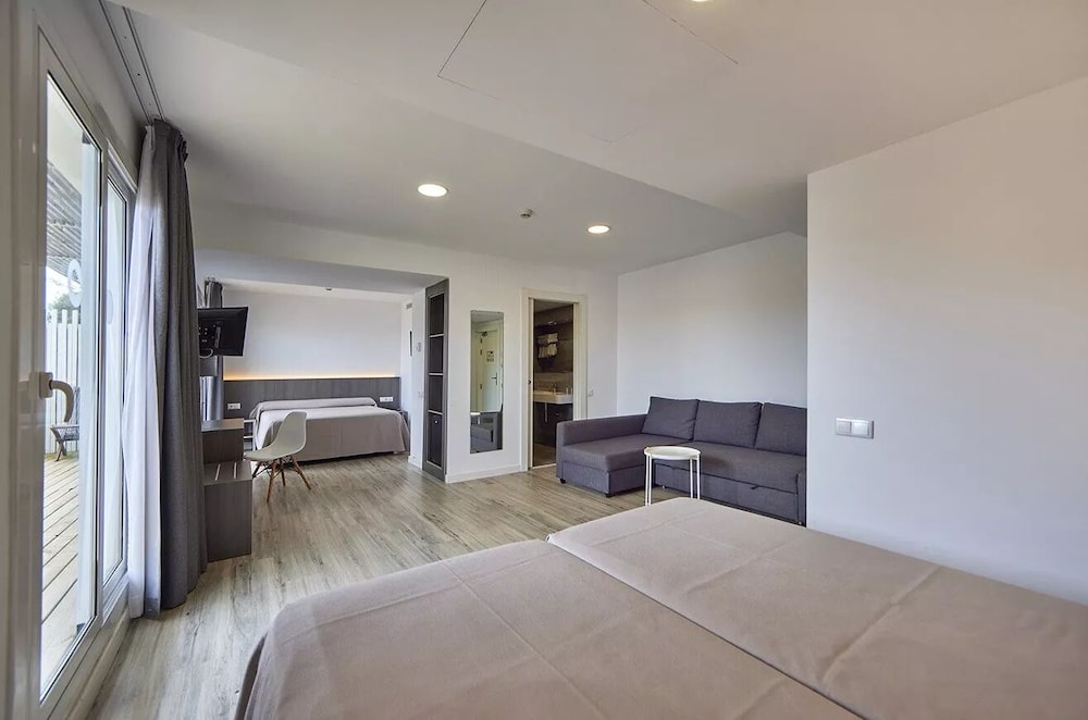 Ona Don Juan — Hotel rooms in Lloret de Mar, Catalonia