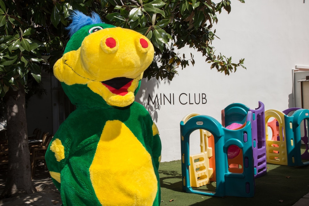 Ona Don Juan — Attractions for children in Lloret de Mar, Catalonia