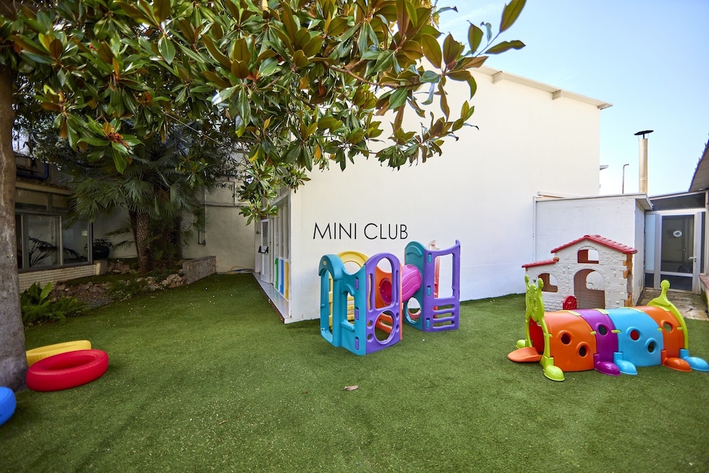 Ona Don Juan — Attractions for children in Lloret de Mar, Catalonia