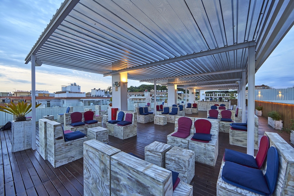 Ona Don Juan — Restaurant & bars in Lloret de Mar, Catalonia