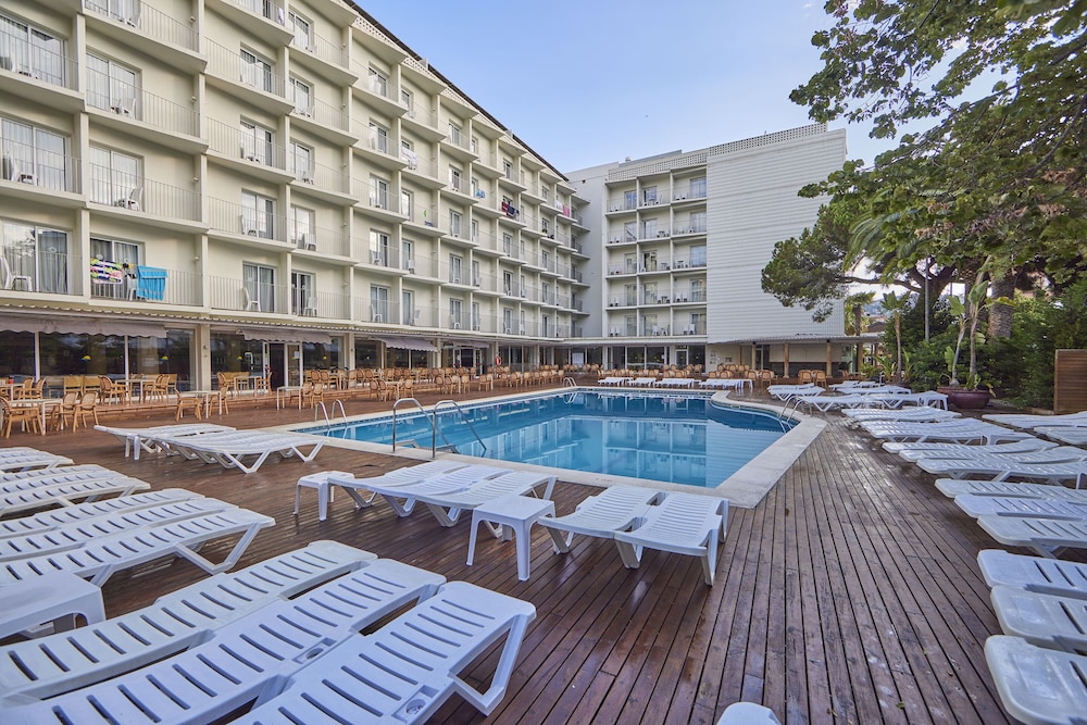 Ona Don Juan — Swimming pool in Lloret de Mar, Catalonia