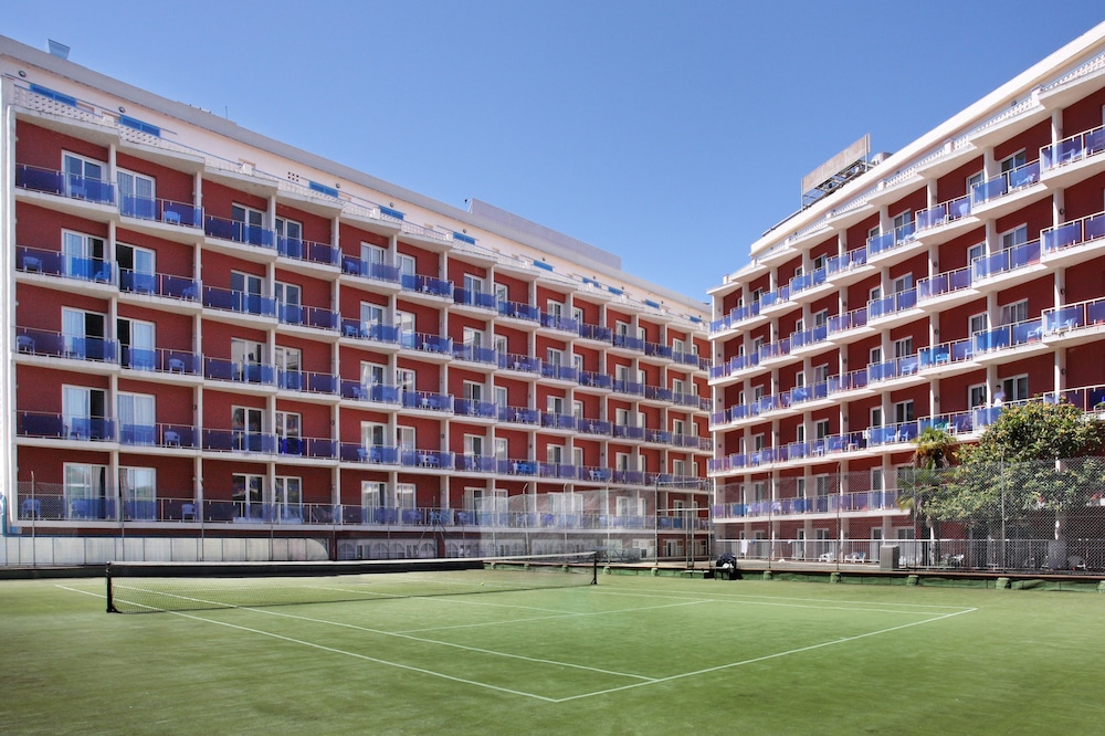 Ona Don Juan — Hotel building in Lloret de Mar, Catalonia